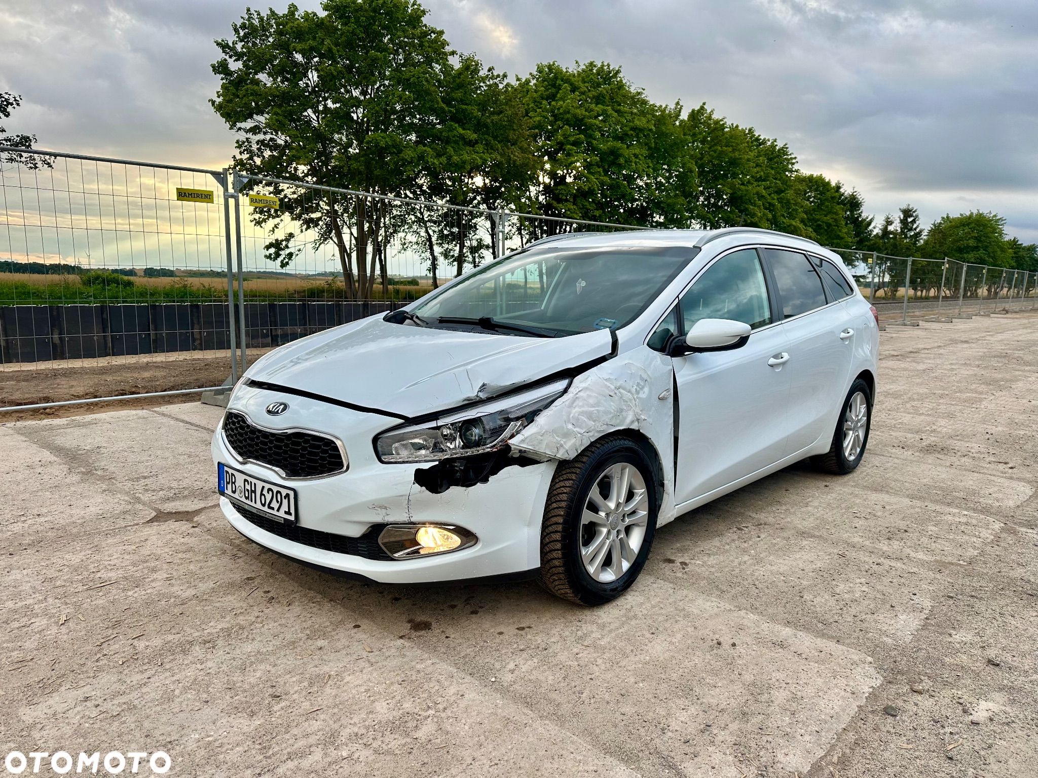 Kia Ceed 1.6 GDI ISG SW Platinum Edition - 1