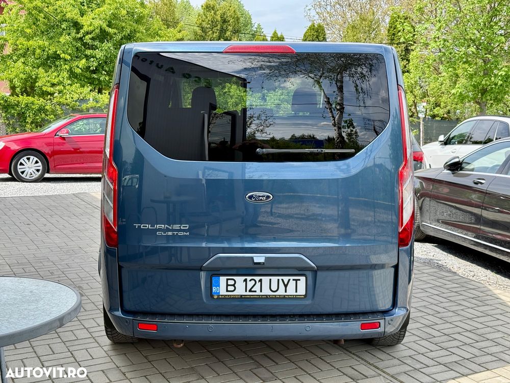 Ford Tourneo Custom - 10