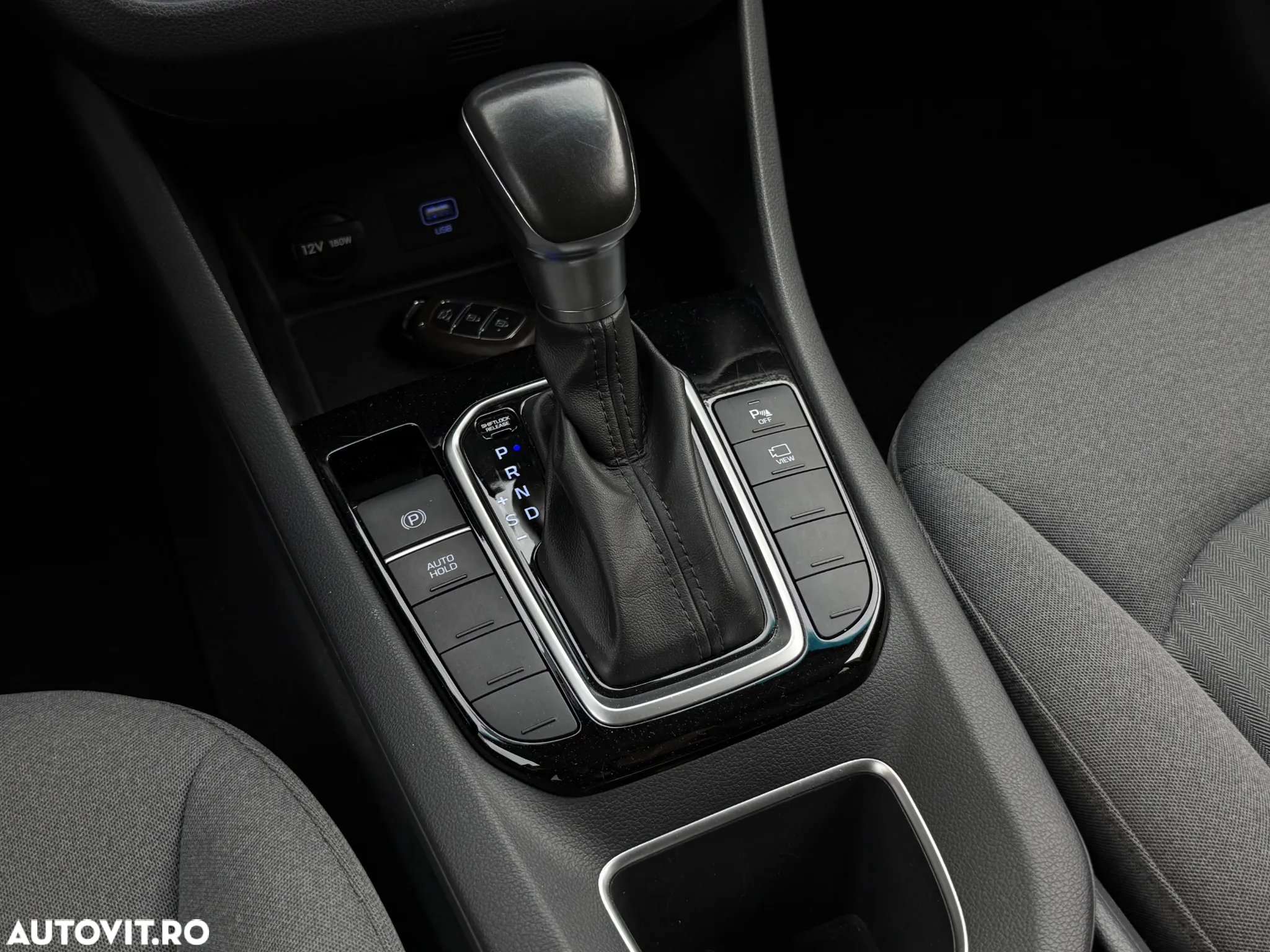 Hyundai IONIQ Hybrid 1.6 GDI Trend - 12