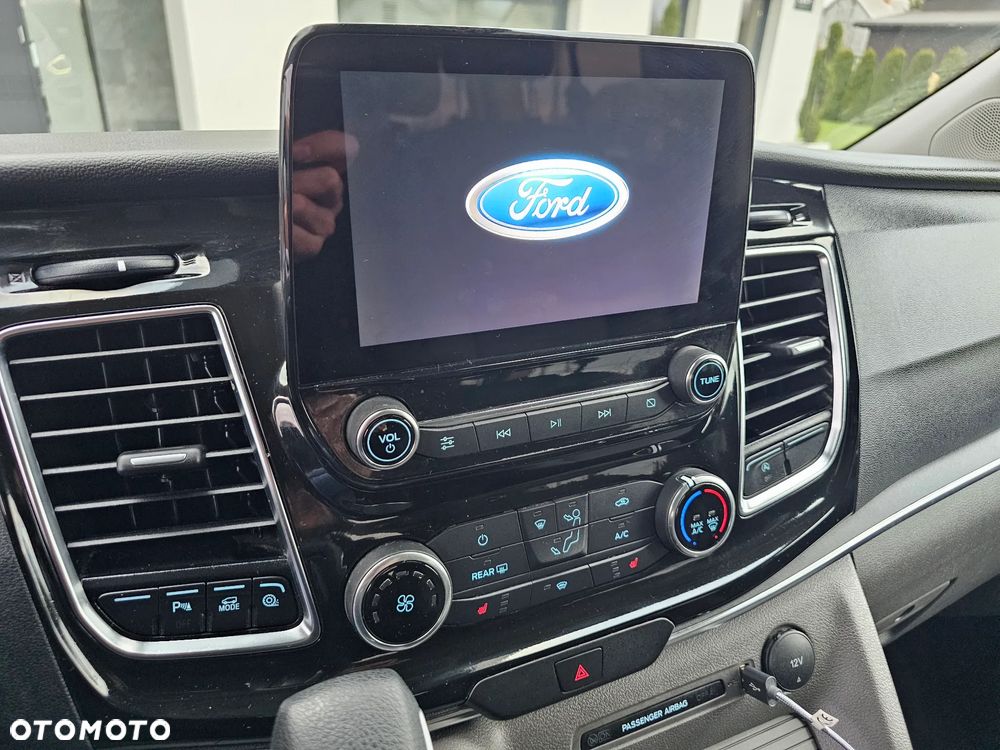 Ford Tourneo Custom 2.0 EcoBlue L2 Titanium SelectShift - 23
