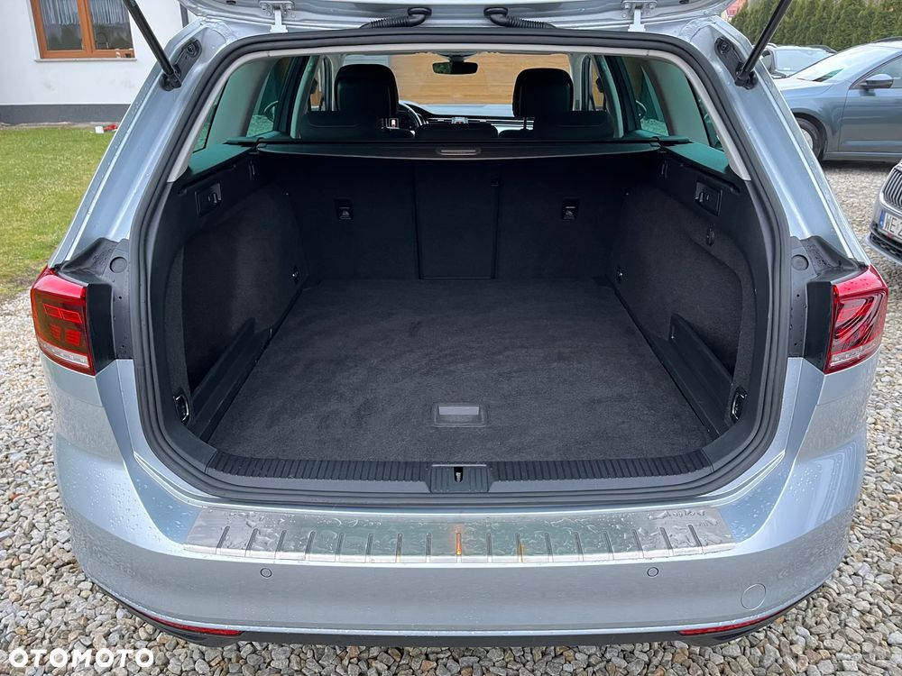 Volkswagen Passat Variant 2.0 TDI EVO Business - 16