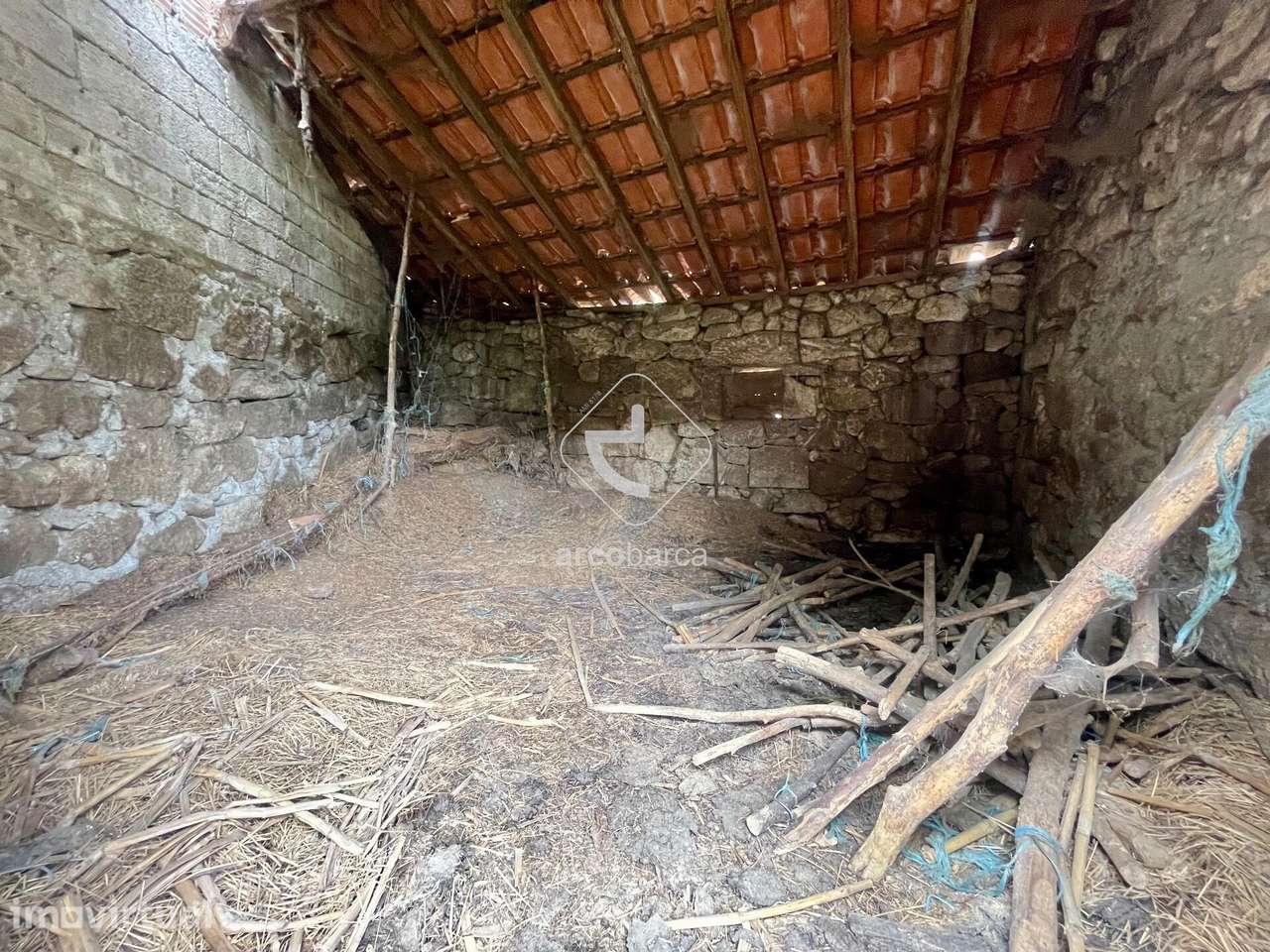 Moradia em pedra para restaurar em Távora - Arcos de Valdevez - Grande imagem: 5/37