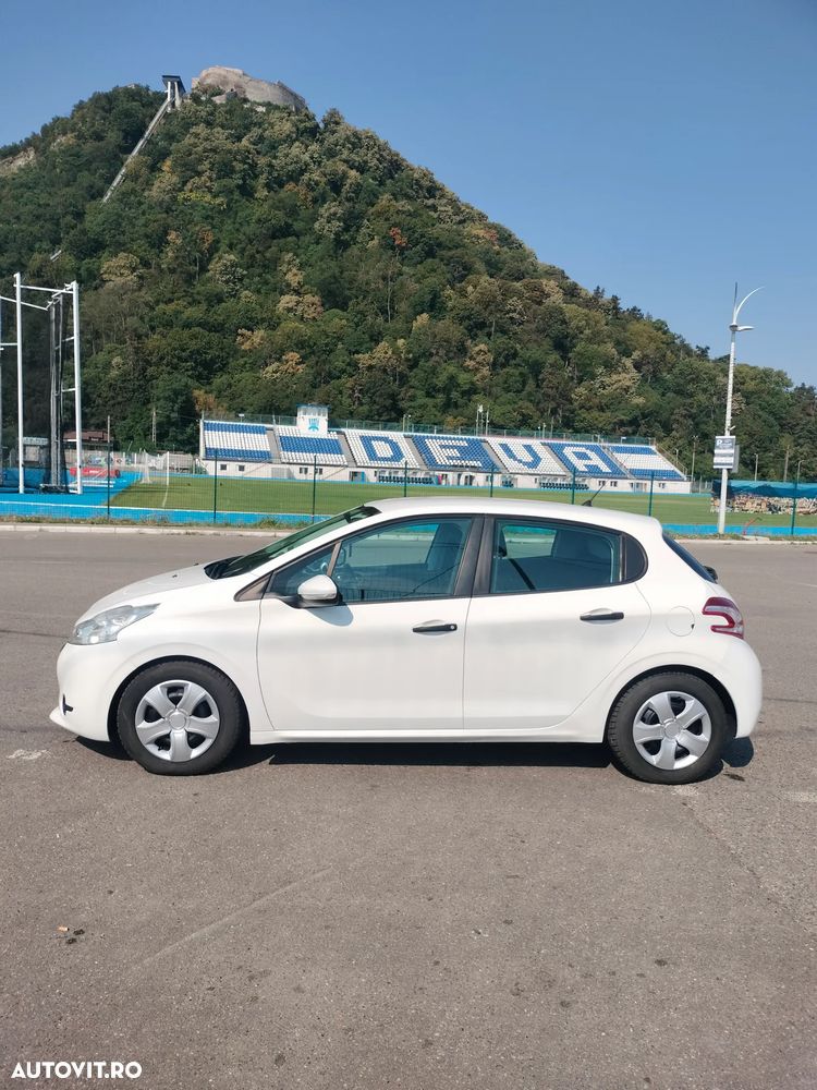Peugeot 208 - 9