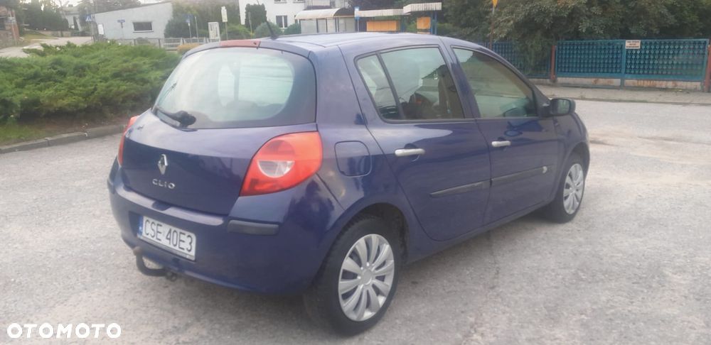 Renault Clio - 9
