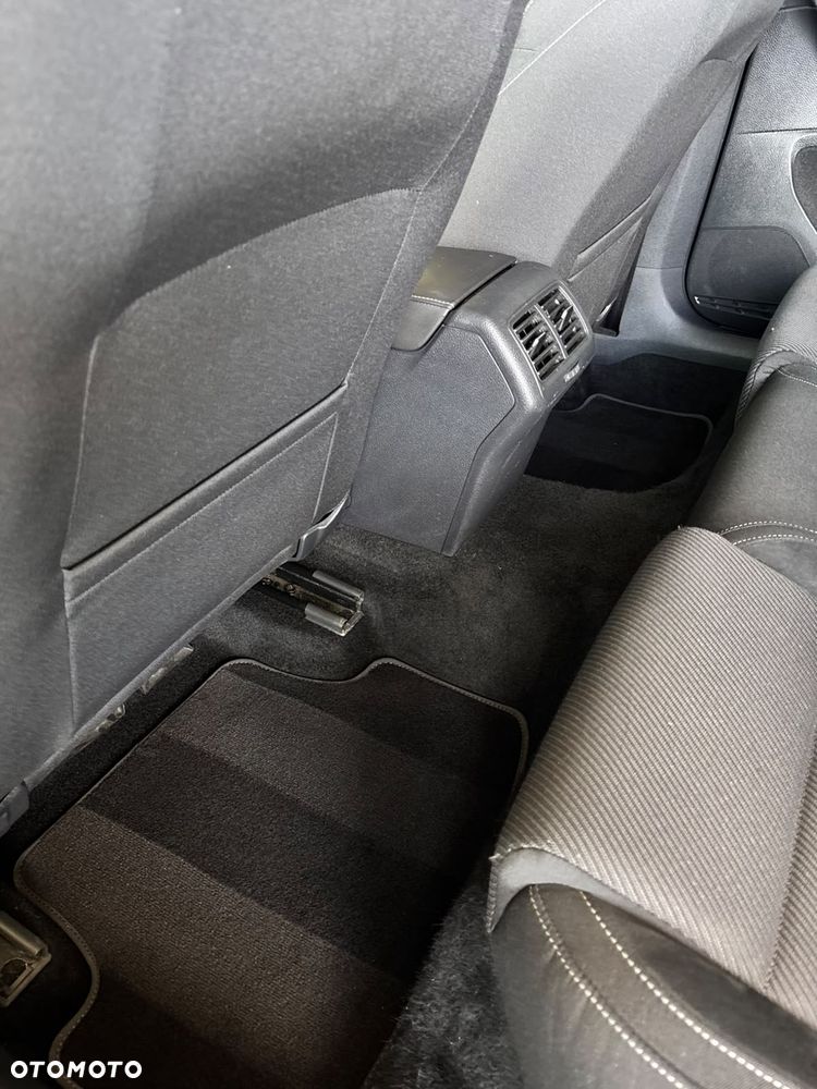 Volkswagen Golf - 20
