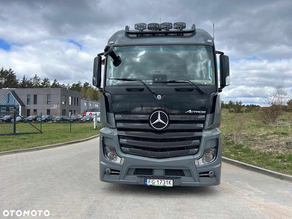 Mercedes-Benz Actros - 15