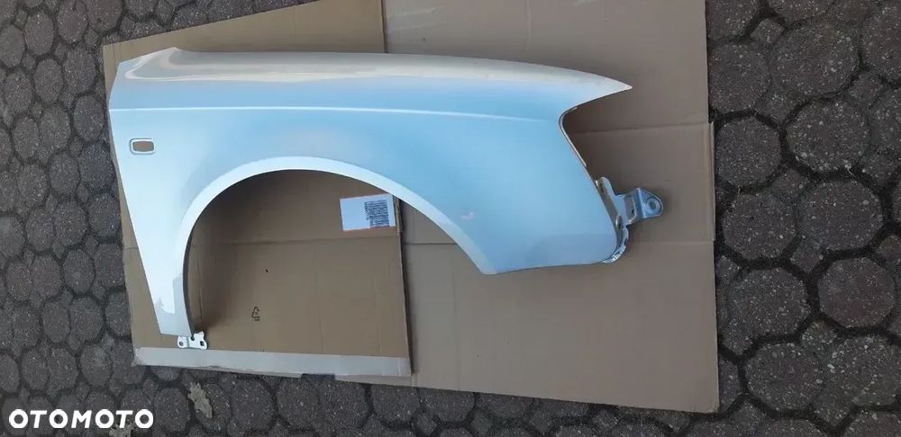 Błotnik Audi A4 B7 przód prawy LY7W( srebrny) sedan kombi do modelu od 2004 do 2007 - 1
