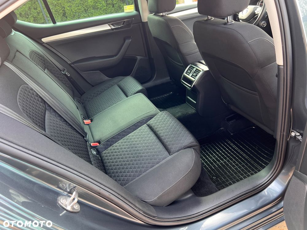 Skoda Superb ver-2-0-tdi-scr-ambition-dsg - 9