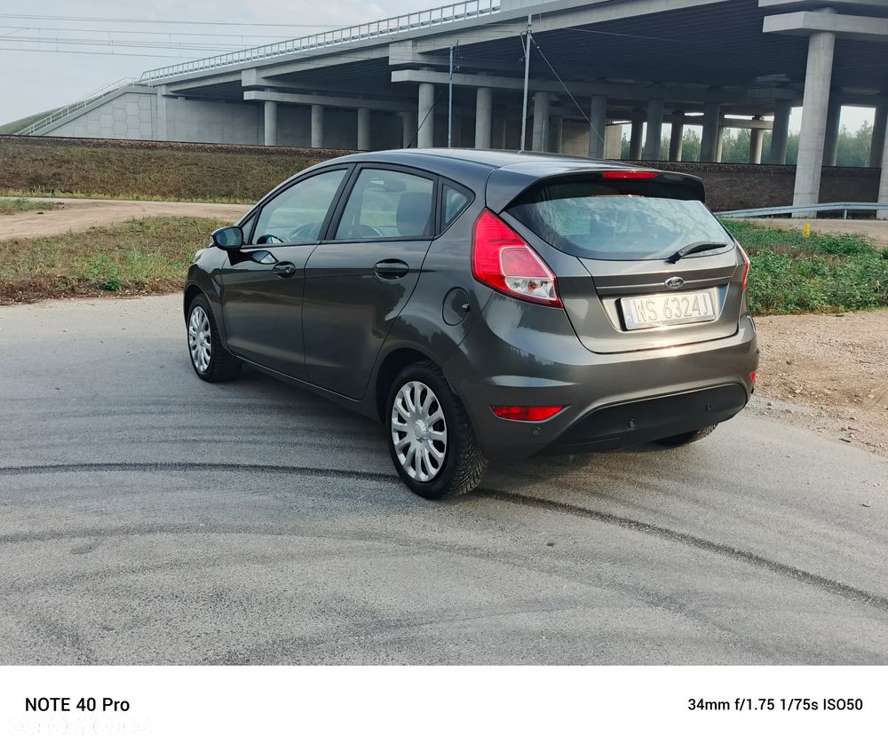 Ford Fiesta 1.5 TDCi Ambiente - 9