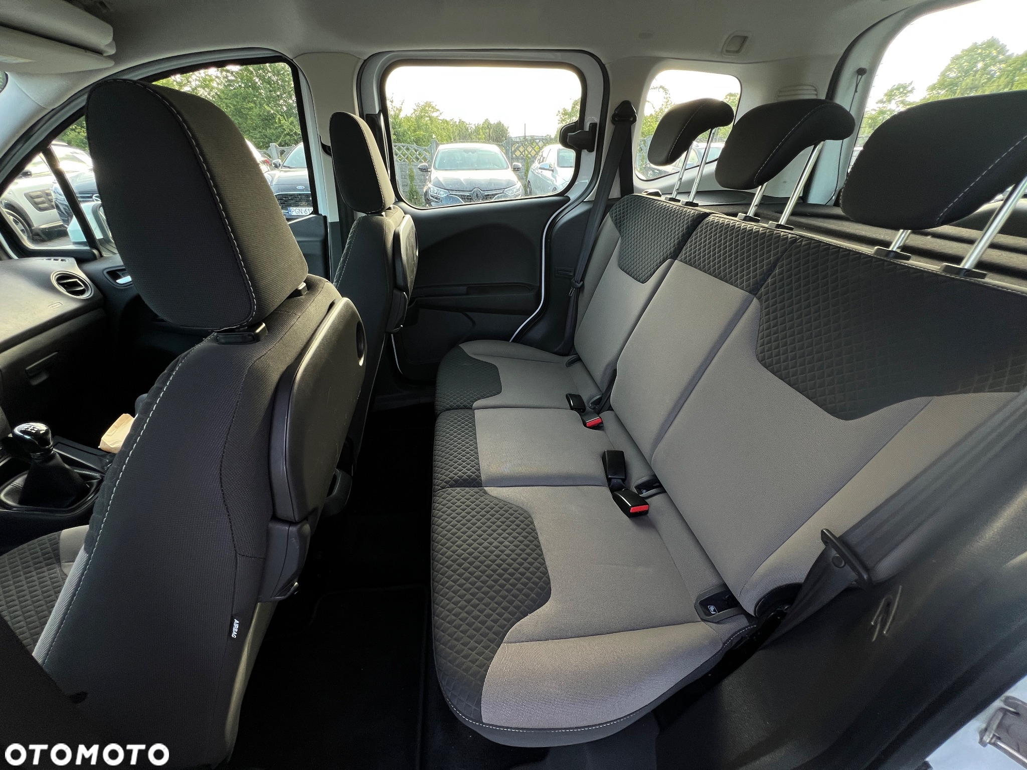 Ford Tourneo Courier 1.0 EcoBoost Trend - 23