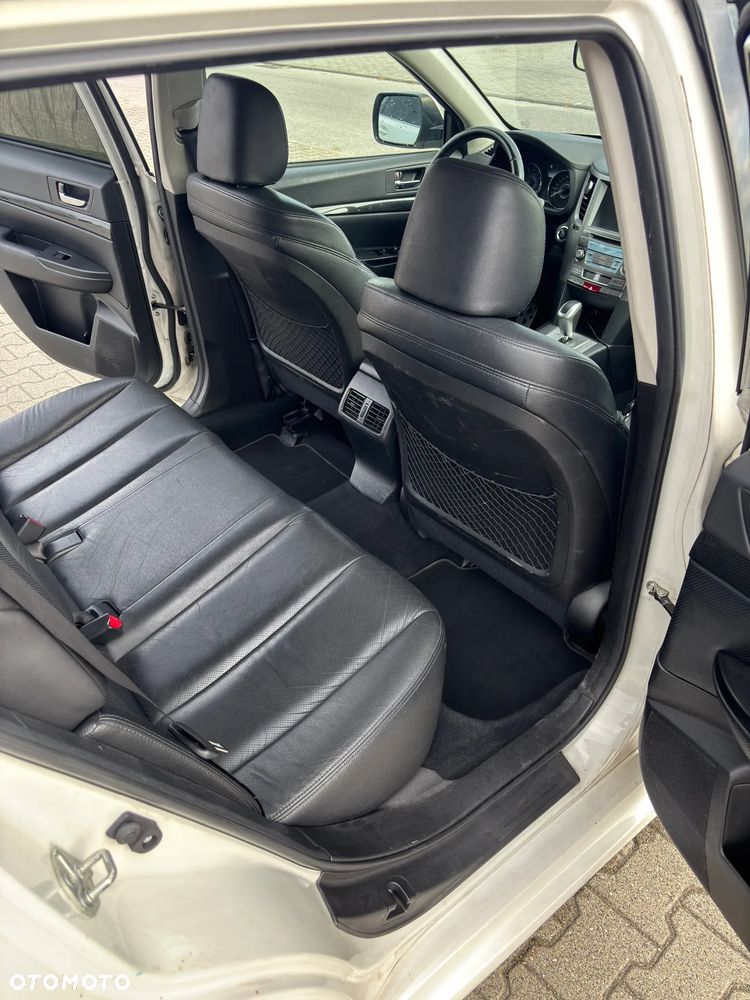 Subaru Legacy 2.5i GT - 13