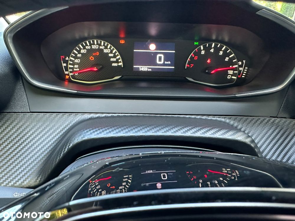Peugeot 208 - 10