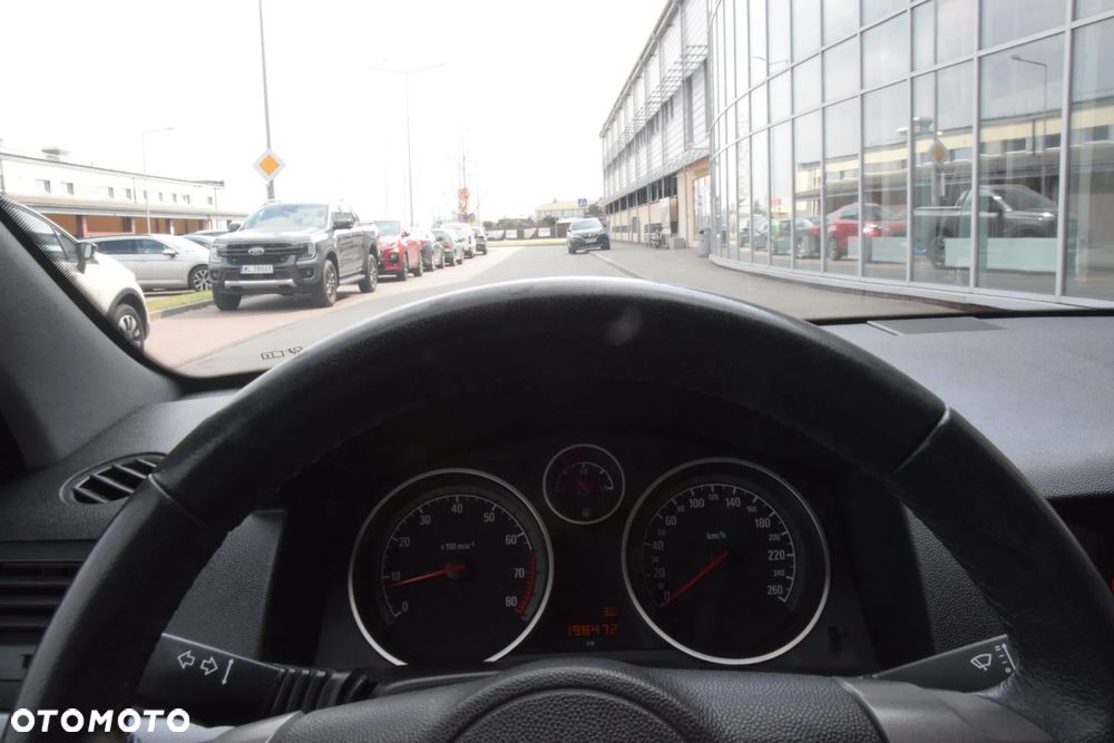 Opel Astra 1.6 Catch me - 26