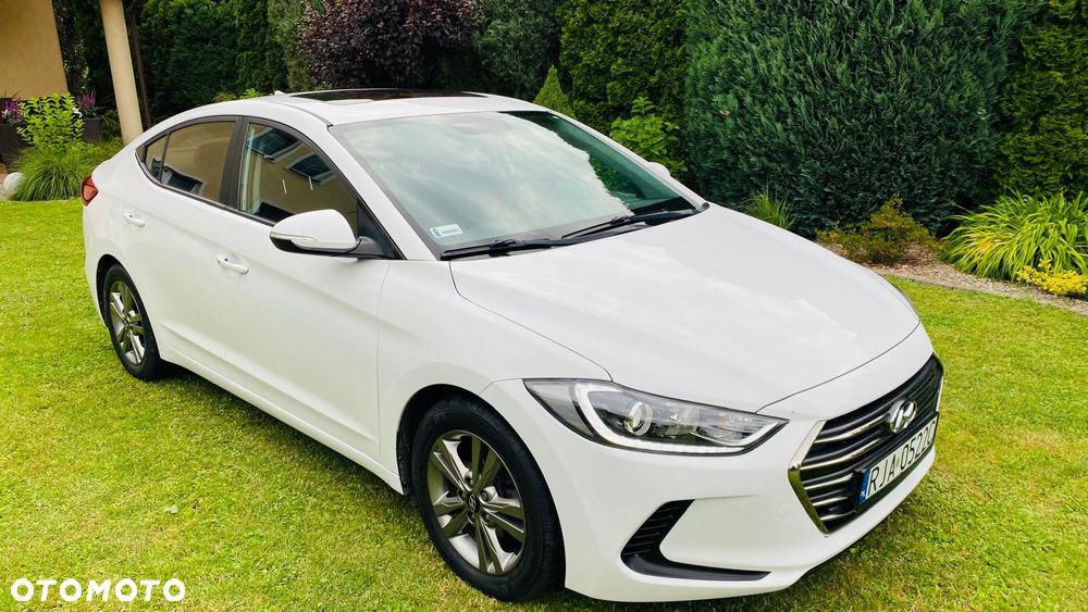 Hyundai Elantra - 10