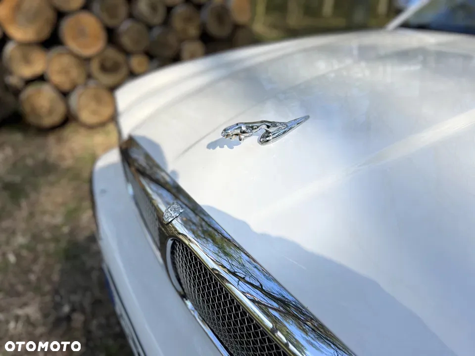 Jaguar XJ - 7
