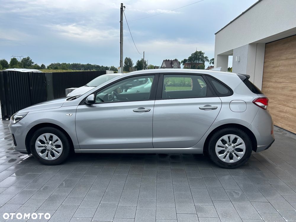 Hyundai i30 1.5 DPI Classic + - 5