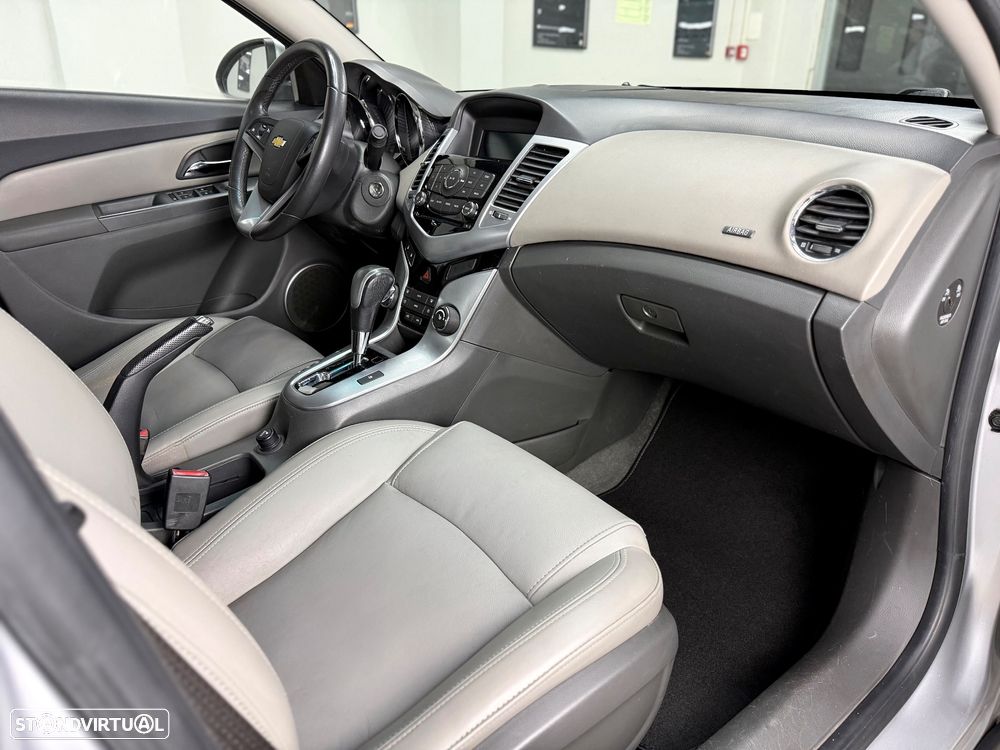 Chevrolet Cruze ver-2-0-auto-lt - 23