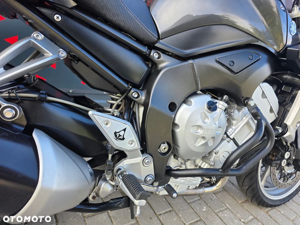 Yamaha FZ - 22