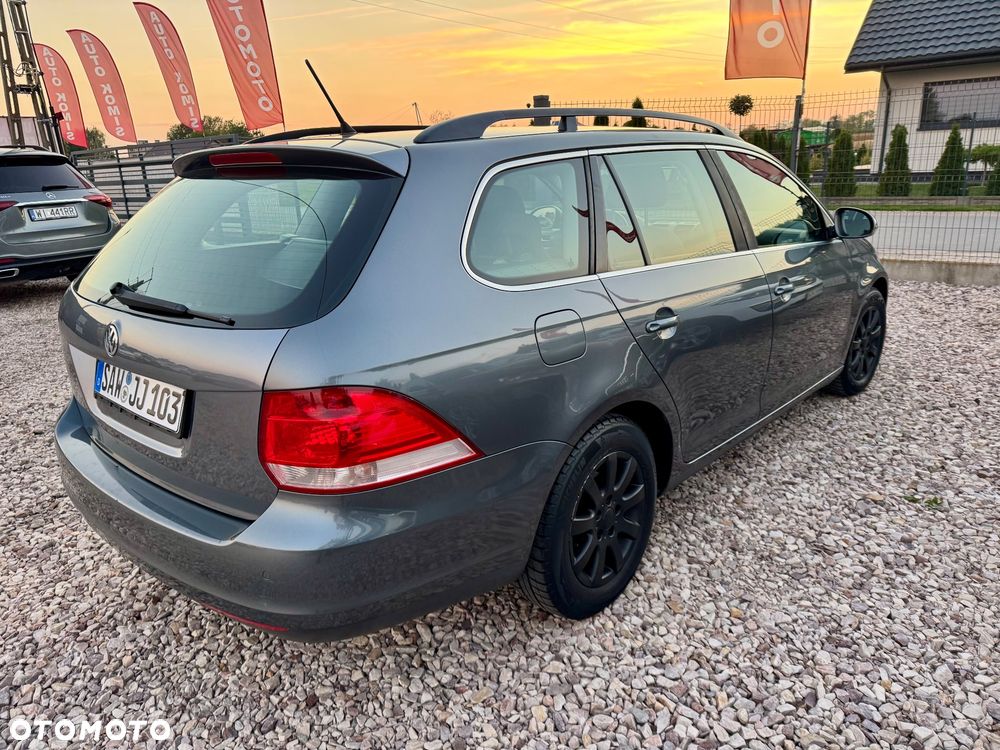 Volkswagen Golf - 22