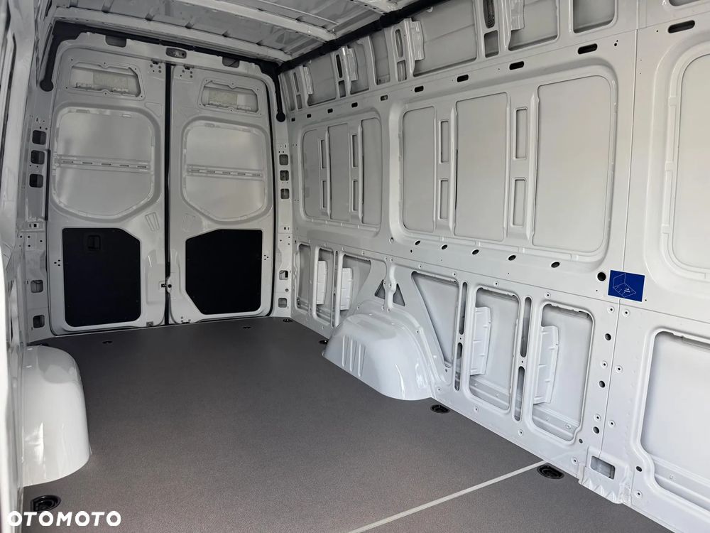 Mercedes-Benz Sprinter - 8
