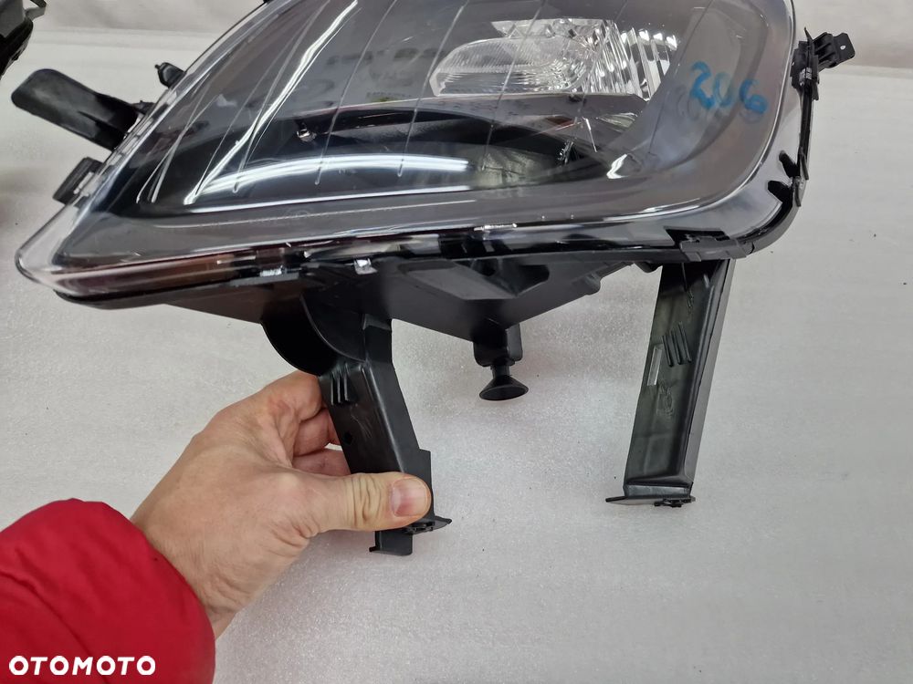 OPEL ASTRA J IV 4 09- NOWY LEWY HALOGEN , NR AUKCJI H206 - 4