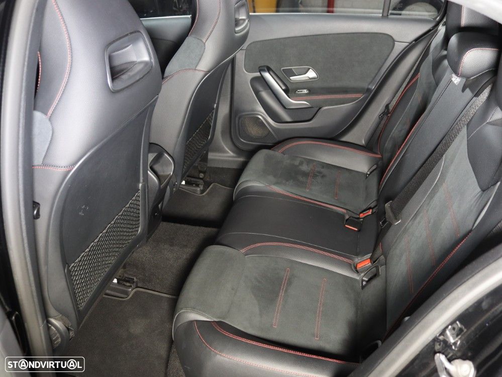 Mercedes-Benz A 180 d AMG Line - 14