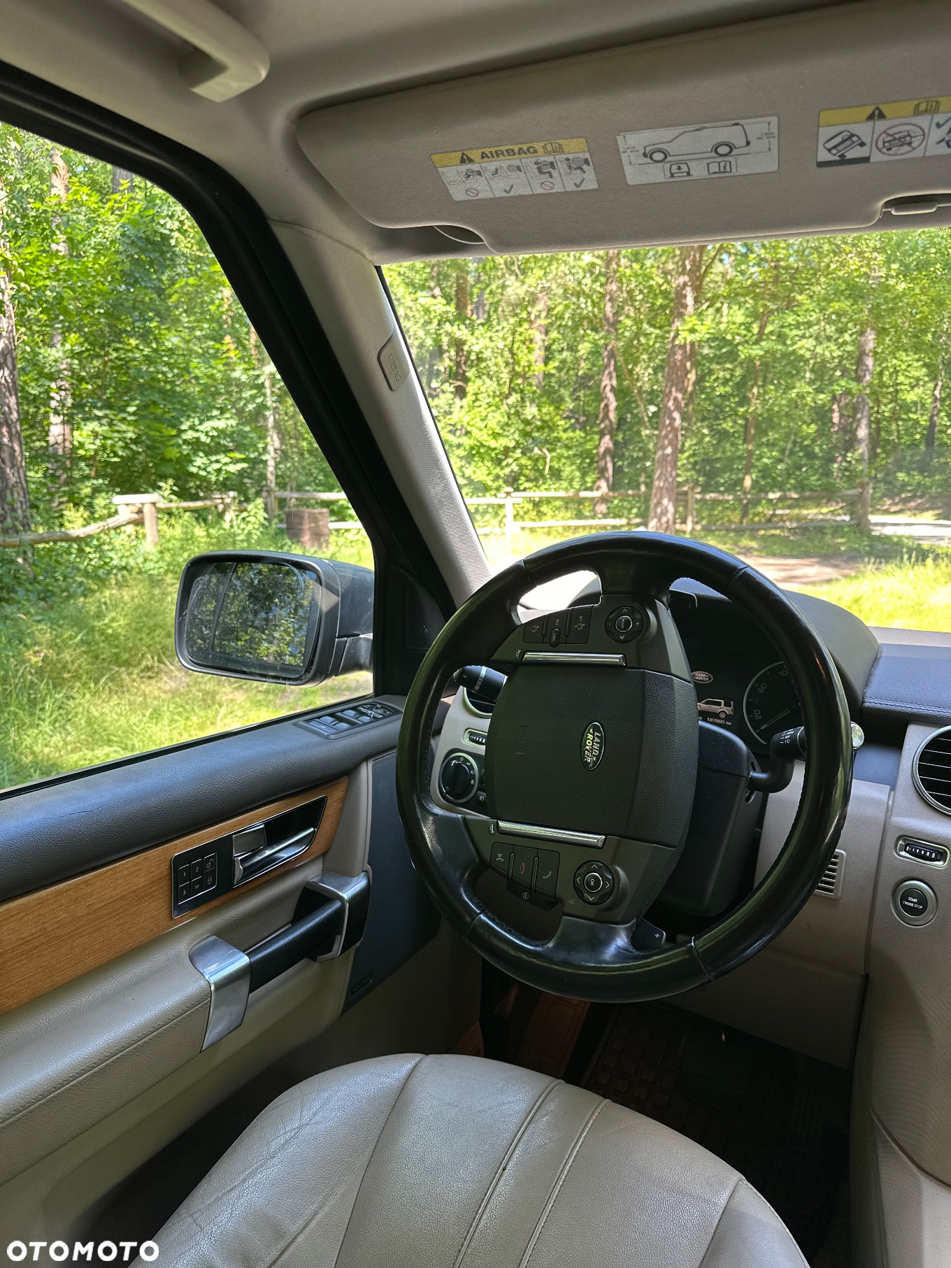 Land Rover Discovery IV 3.0D V6 HSE - 10
