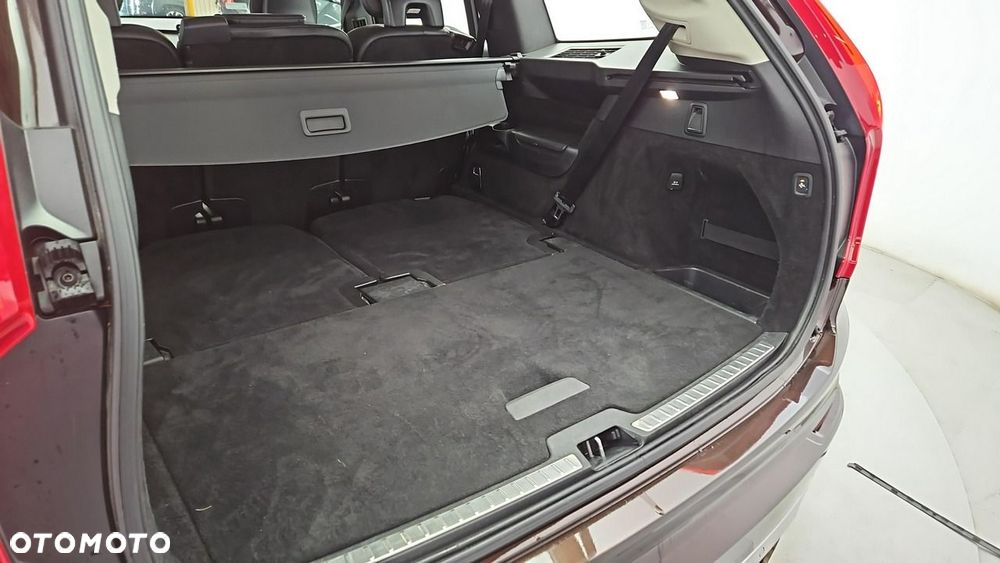Volvo XC 90 D5 SCR AWD Momentum 7os - 23