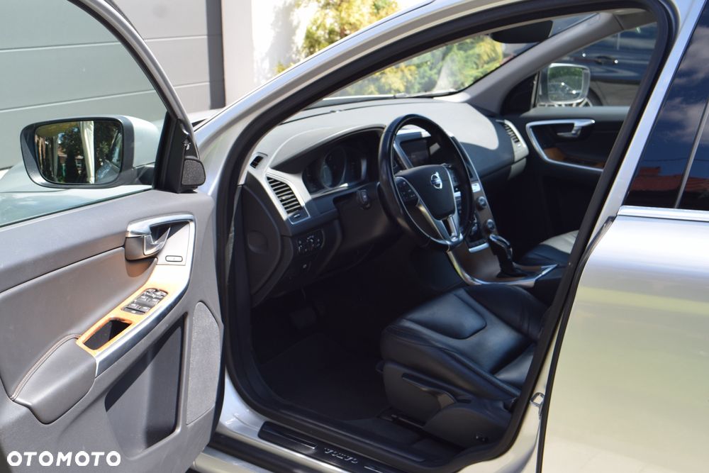 Volvo XC 60 D4 Geartronic Momentum Pro - 10