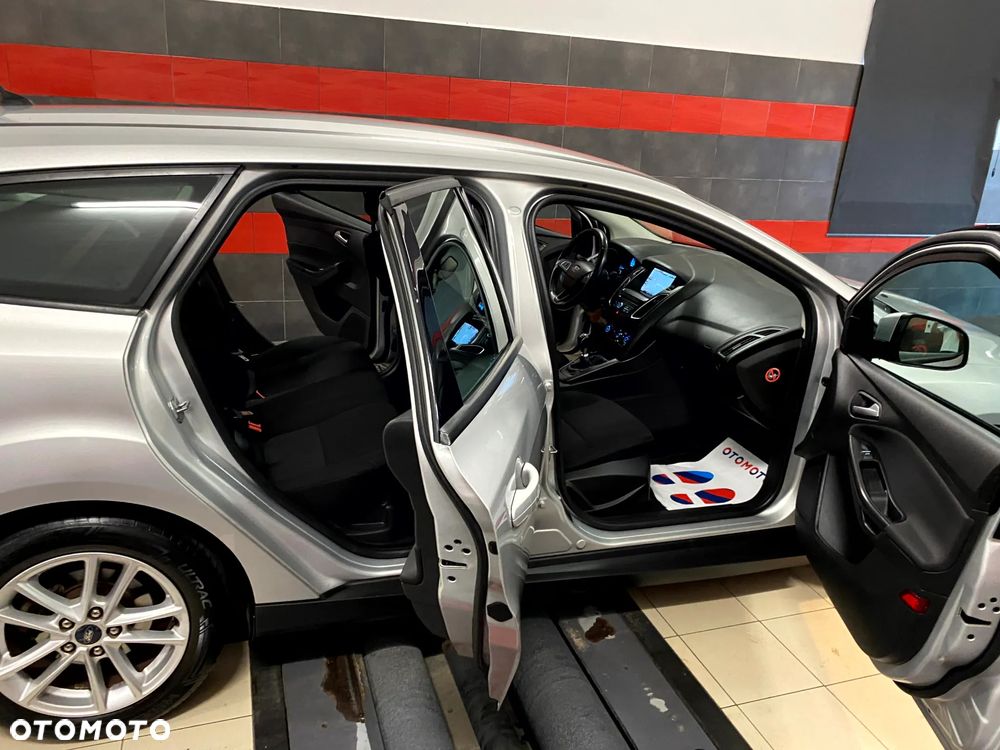 Ford Focus 1.6 TDCi DPF Titanium - 19