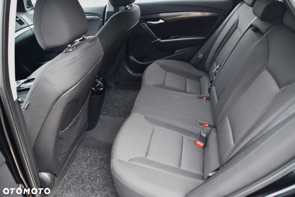 Hyundai i40 i40cw 1.7 CRDi Fifa World Cup Edition - 8