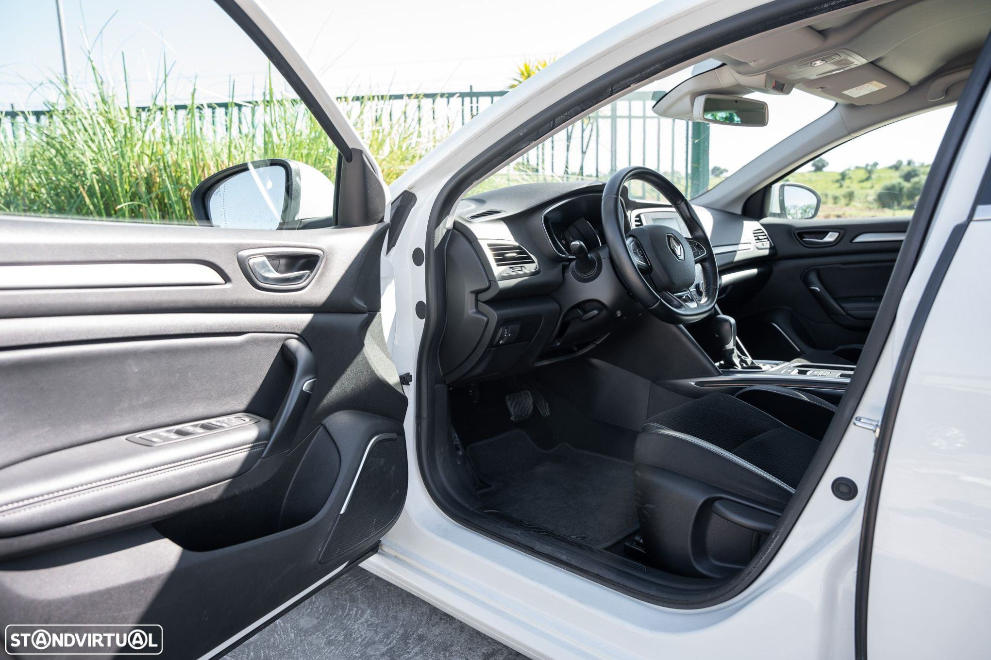 Renault Mégane Sport Tourer 1.5 Blue dCi Bose Edition EDC - 6