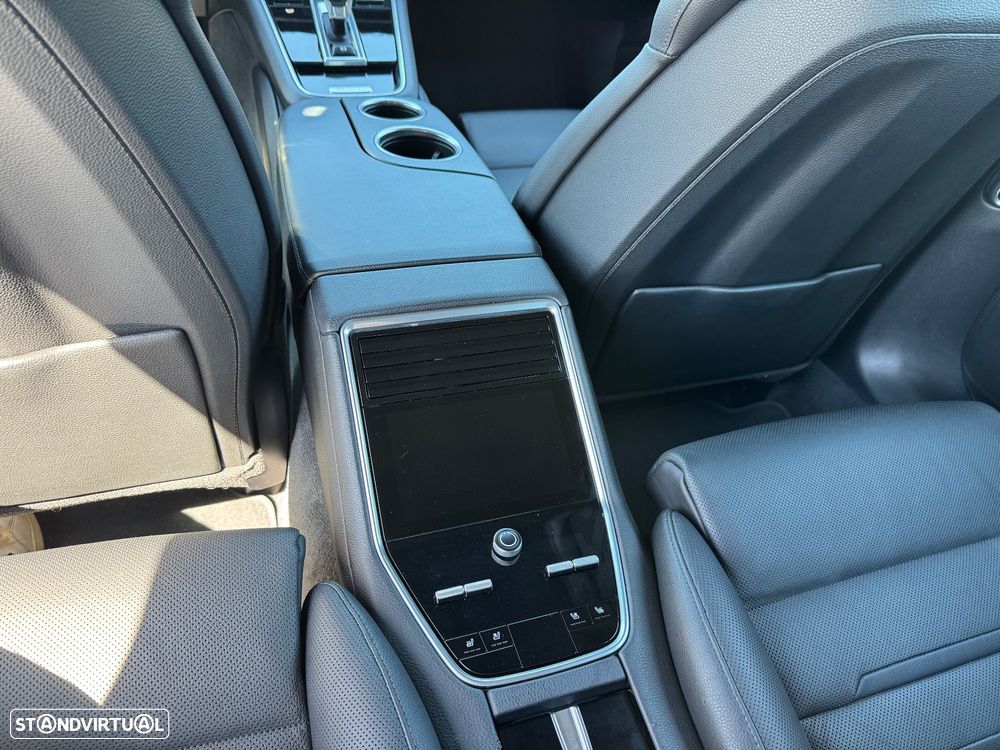 Porsche Panamera Sport Turismo 4 E-Hybrid - 23