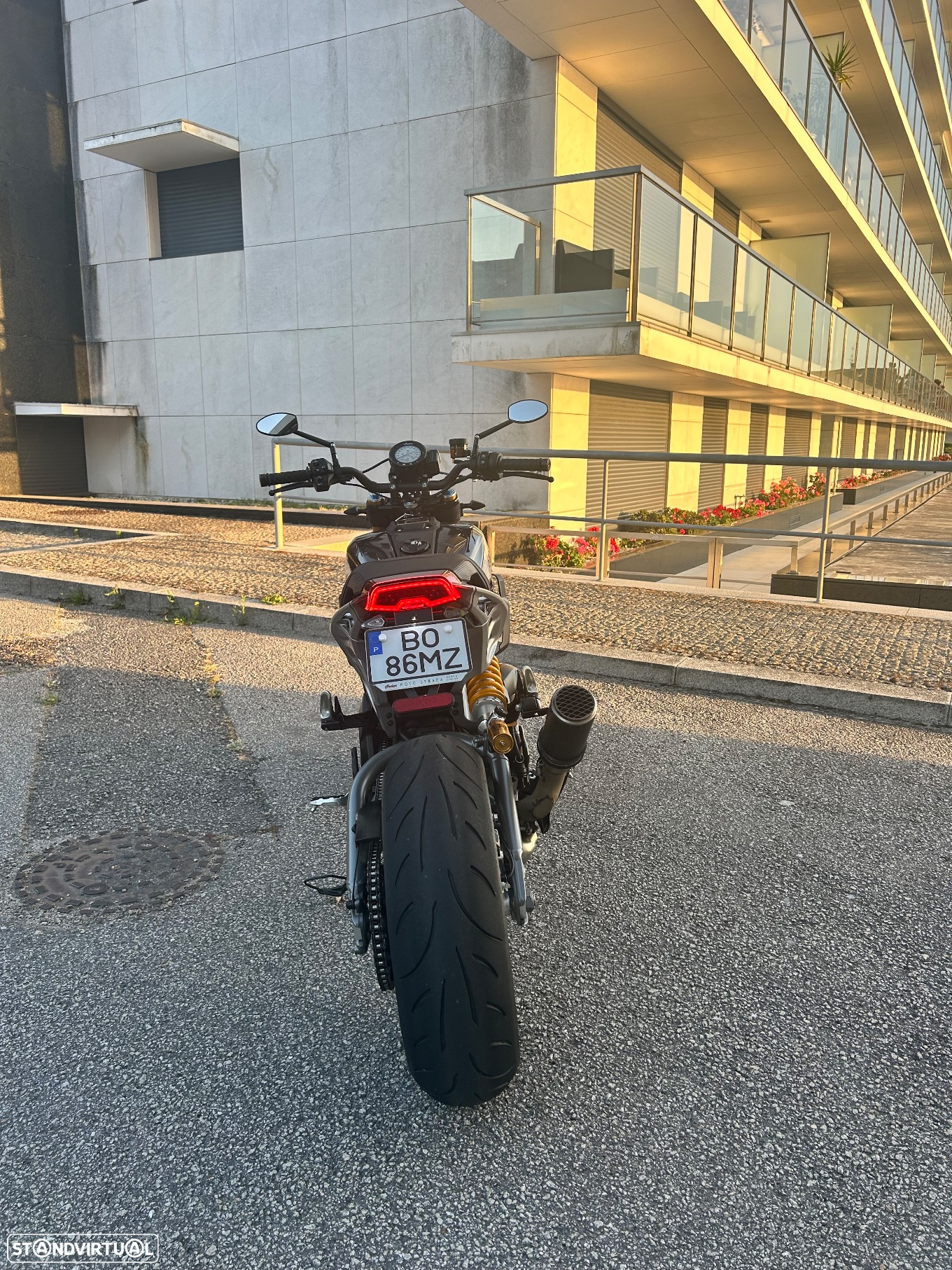 Indian FTR Carbon R - 7