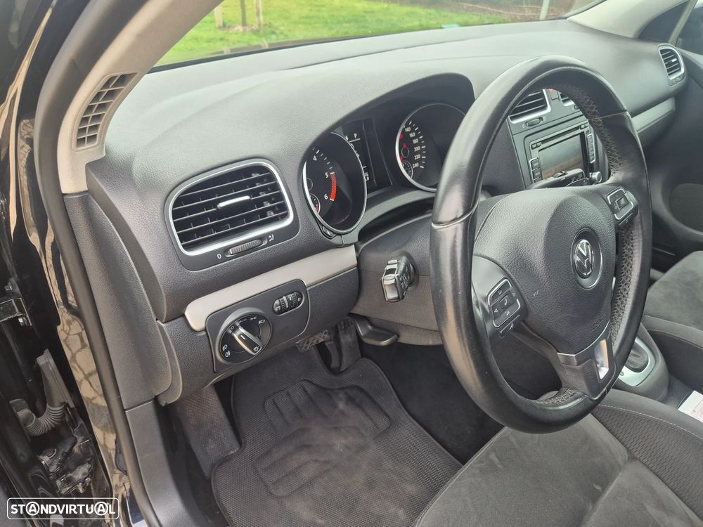 VW Golf 1.6 TDi Highline DSG - 14