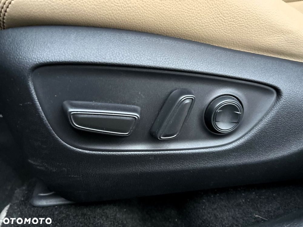 Toyota RAV4 2.5 Hybrid Executive 4x4 - 30