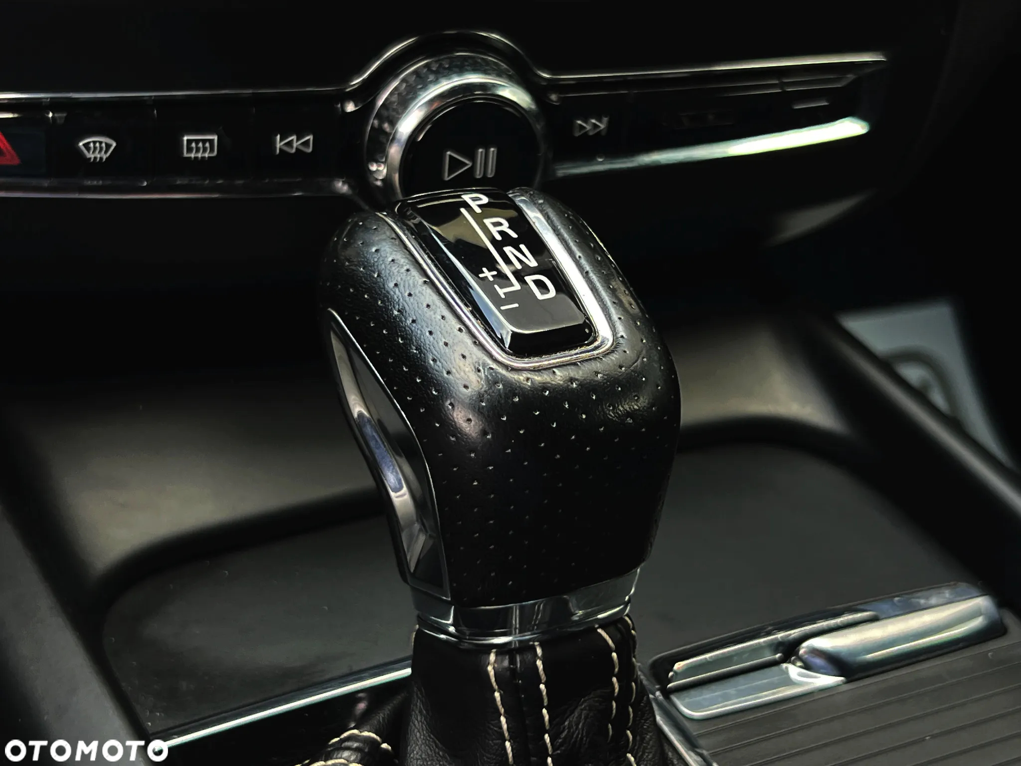 Volvo XC 60 D5 AWD R-Design - 32