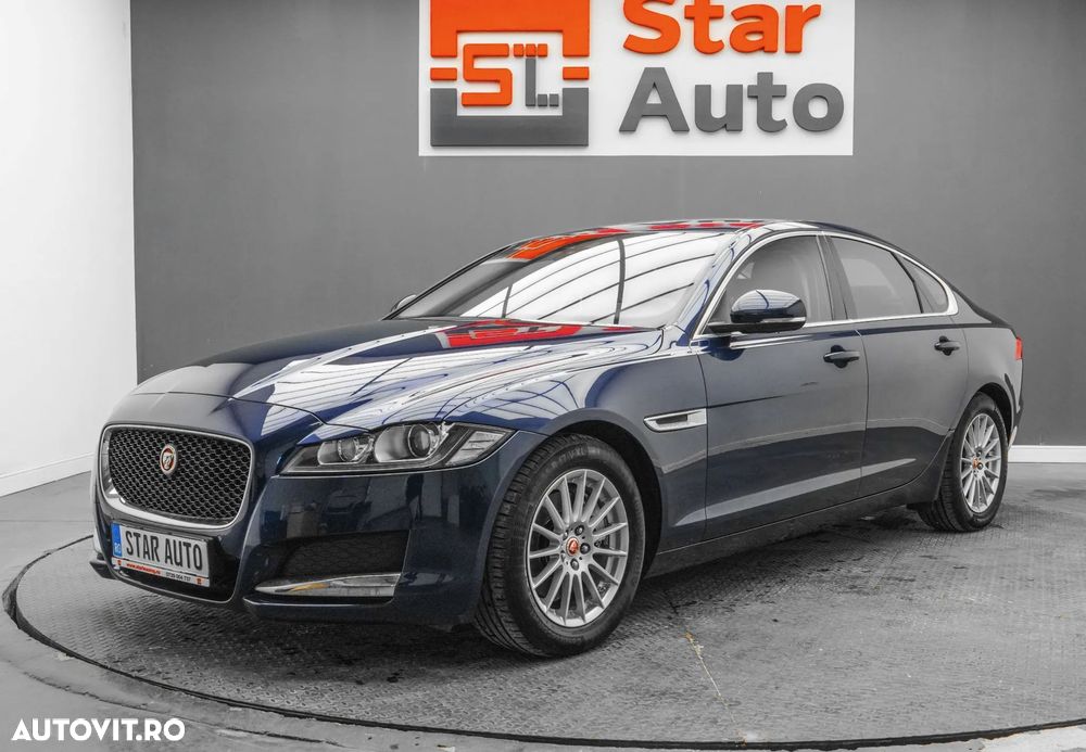 Jaguar XF 20d RWD E-Performance Pure - 2