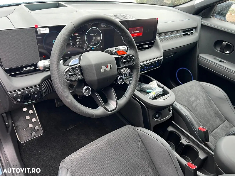 Hyundai IONIQ - 10