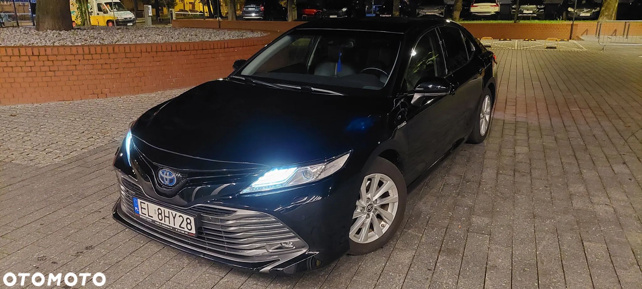 Toyota Camry - 1