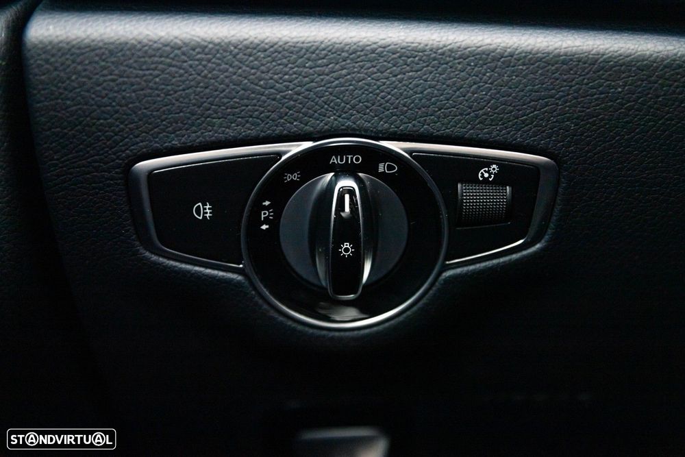 Mercedes-Benz E 300 de 9G-TRONIC AMG Line - 23