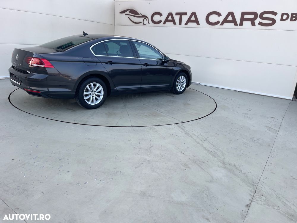 Volkswagen Passat - 16