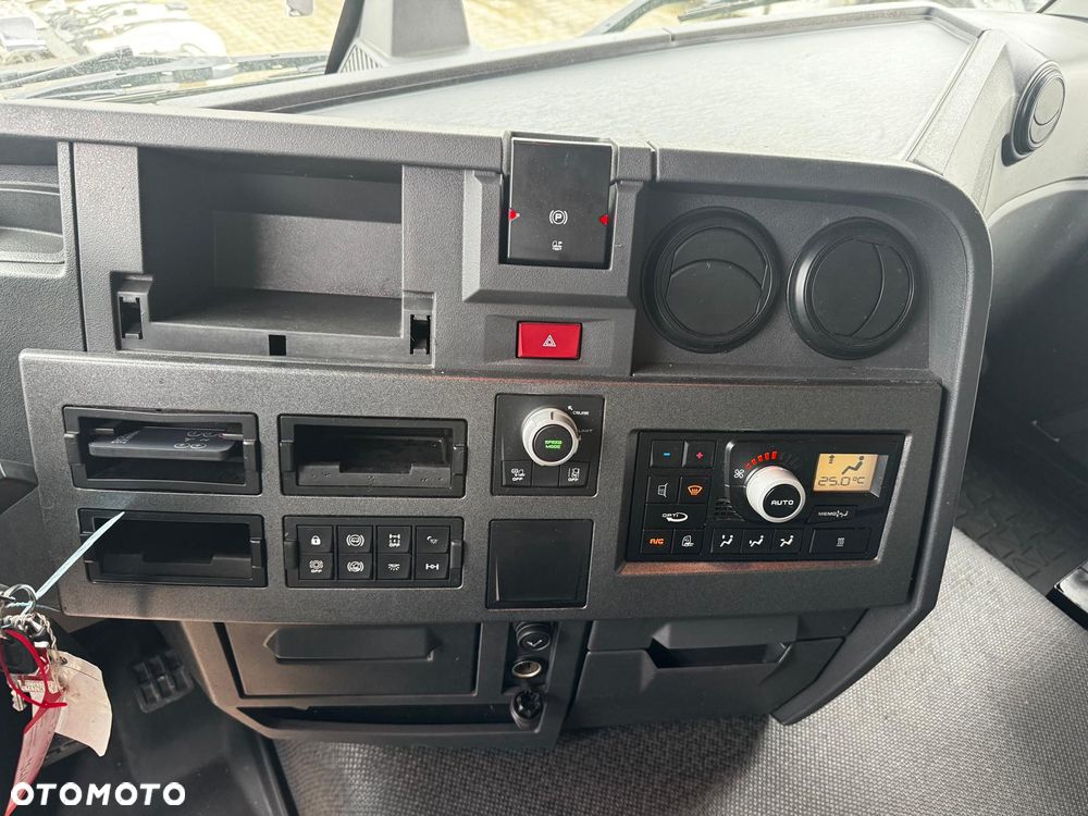 Renault T460 Sleeper Cab - 12