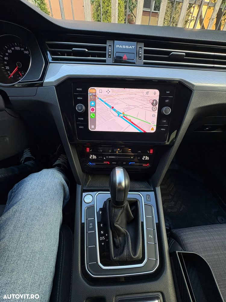 Volkswagen Passat 2.0 TDI SCR DSG Comfortline - 6