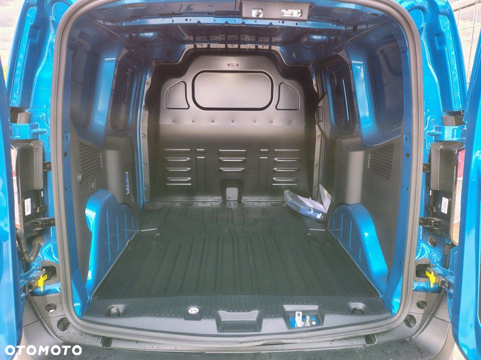 Ford Courier - 11