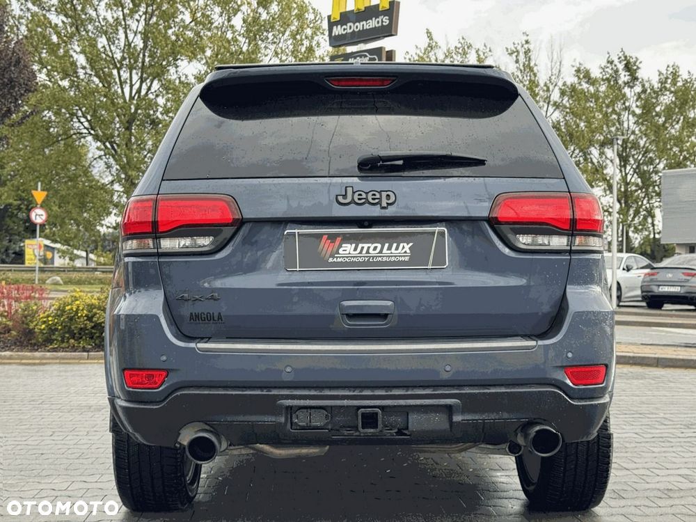 Jeep Grand Cherokee - 19
