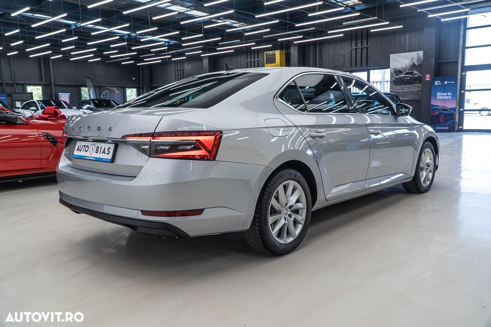 Skoda Superb 2.0 TDI DSG Style - 8