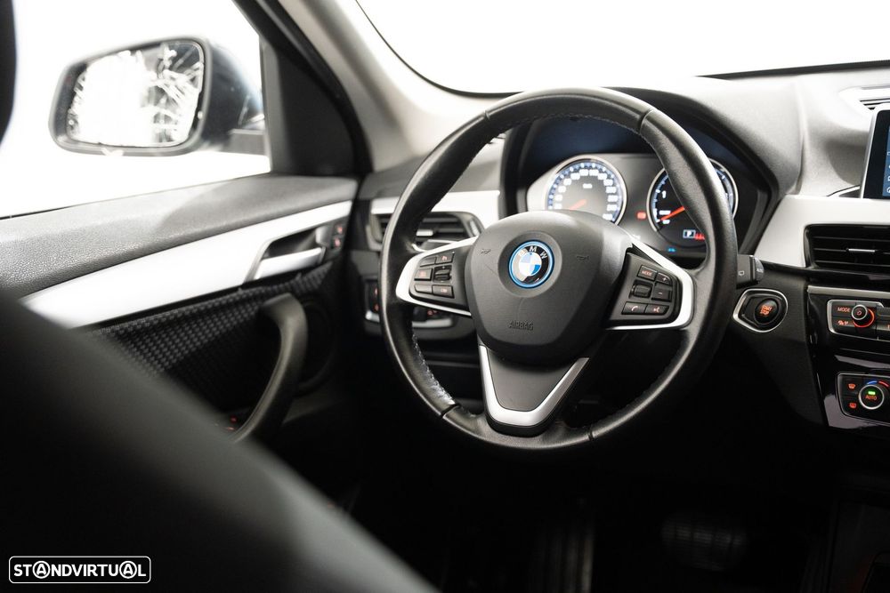 BMW X1 25 e xDrive Corporate Edition - 11