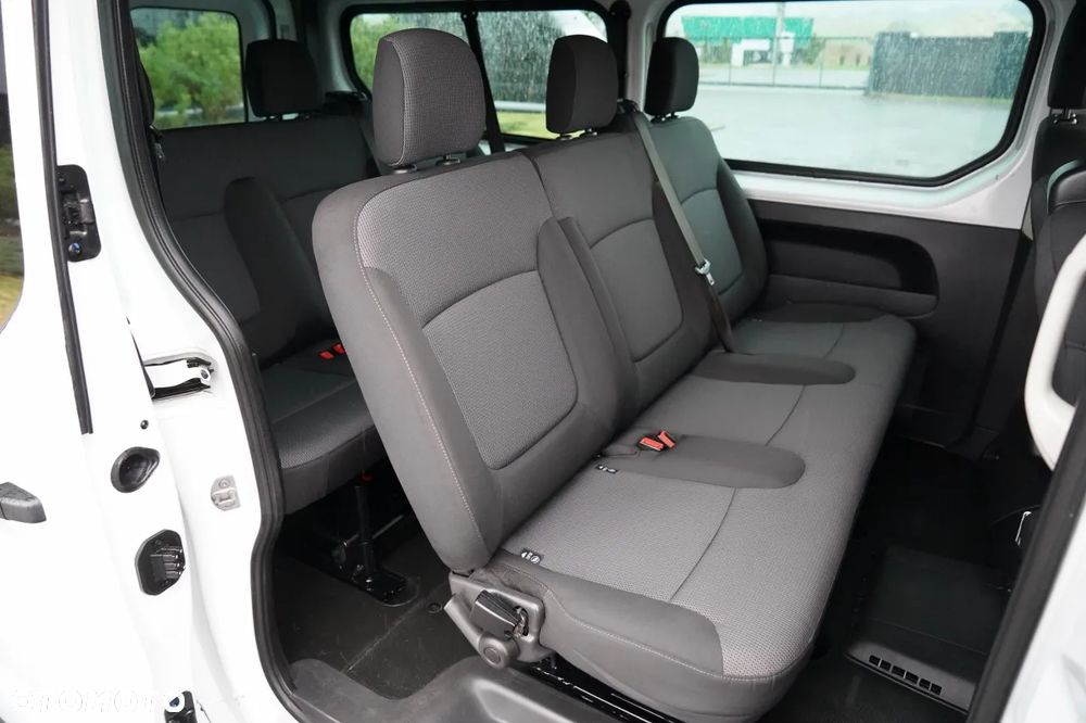 Renault TRAFIC III / BUS / 9 MIEJSC / PIERWSZY WŁAŚCICIEL / POLSKI SALON / 2022 ROK / - 35