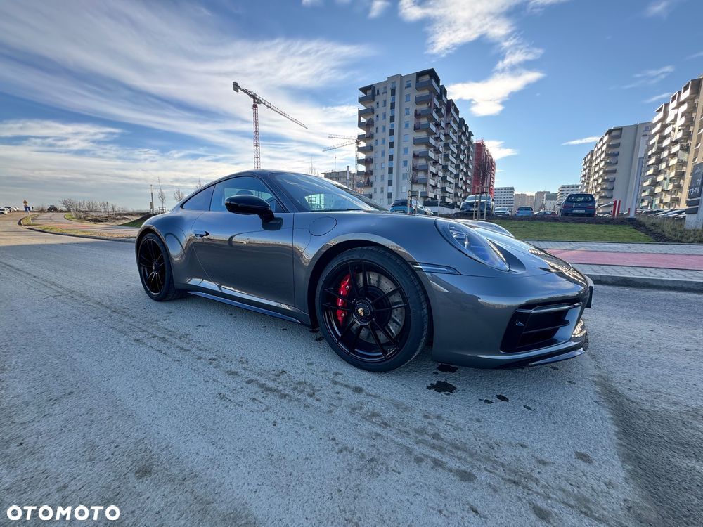 Porsche 911 Carrera GTS - 13
